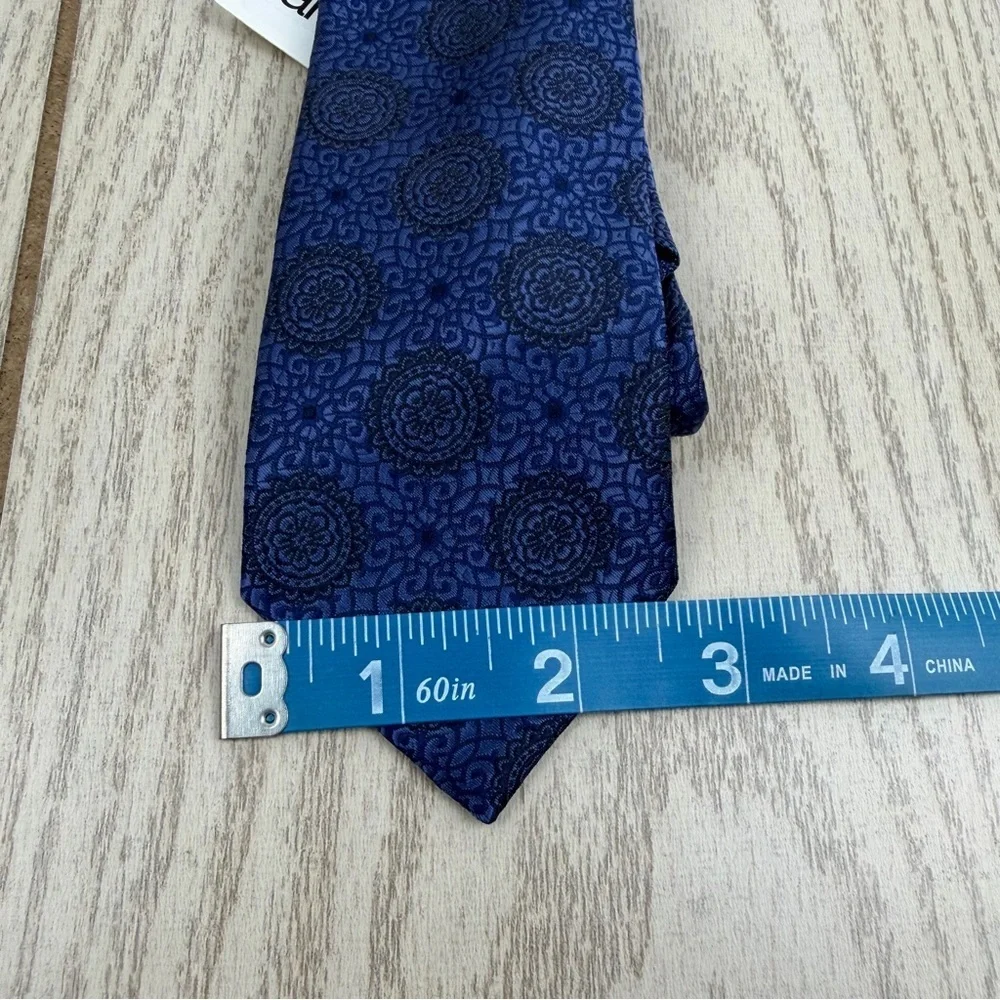 724 Bar III Men's Tie Medallion 410 Navy Blue $55 Polyester Skinny Slim